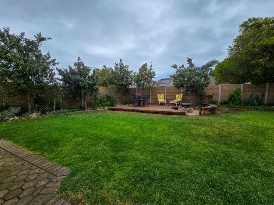 3 Bedroom Property for Sale in Stilbaai Wes Western Cape